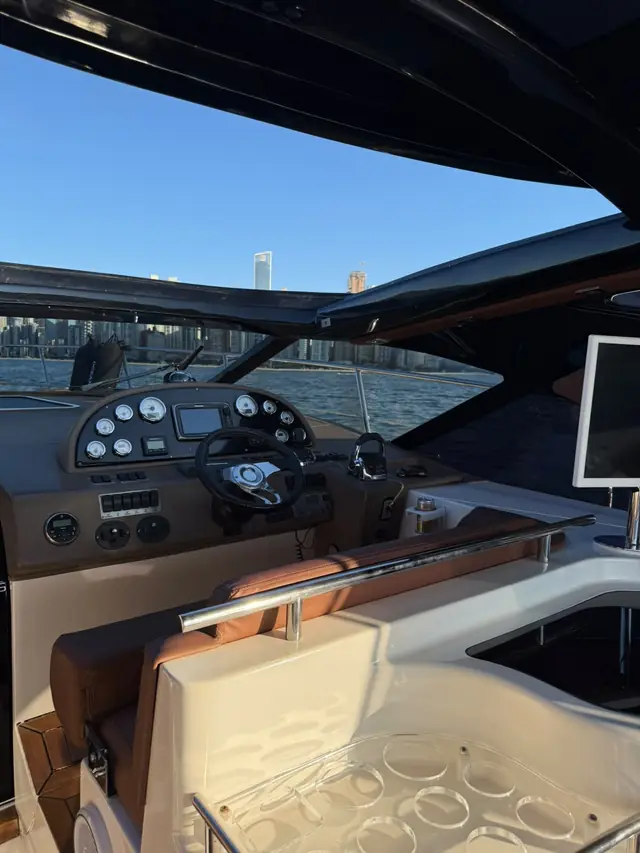 Posto de comando da Phantom 400 HT Ocean Dream